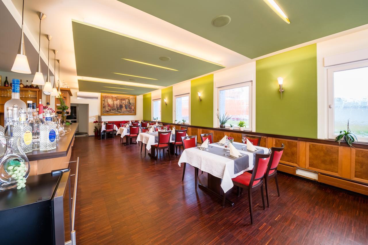 Hotel Restaurant Vater Rhein 뵈르트 암 라인 외부 사진