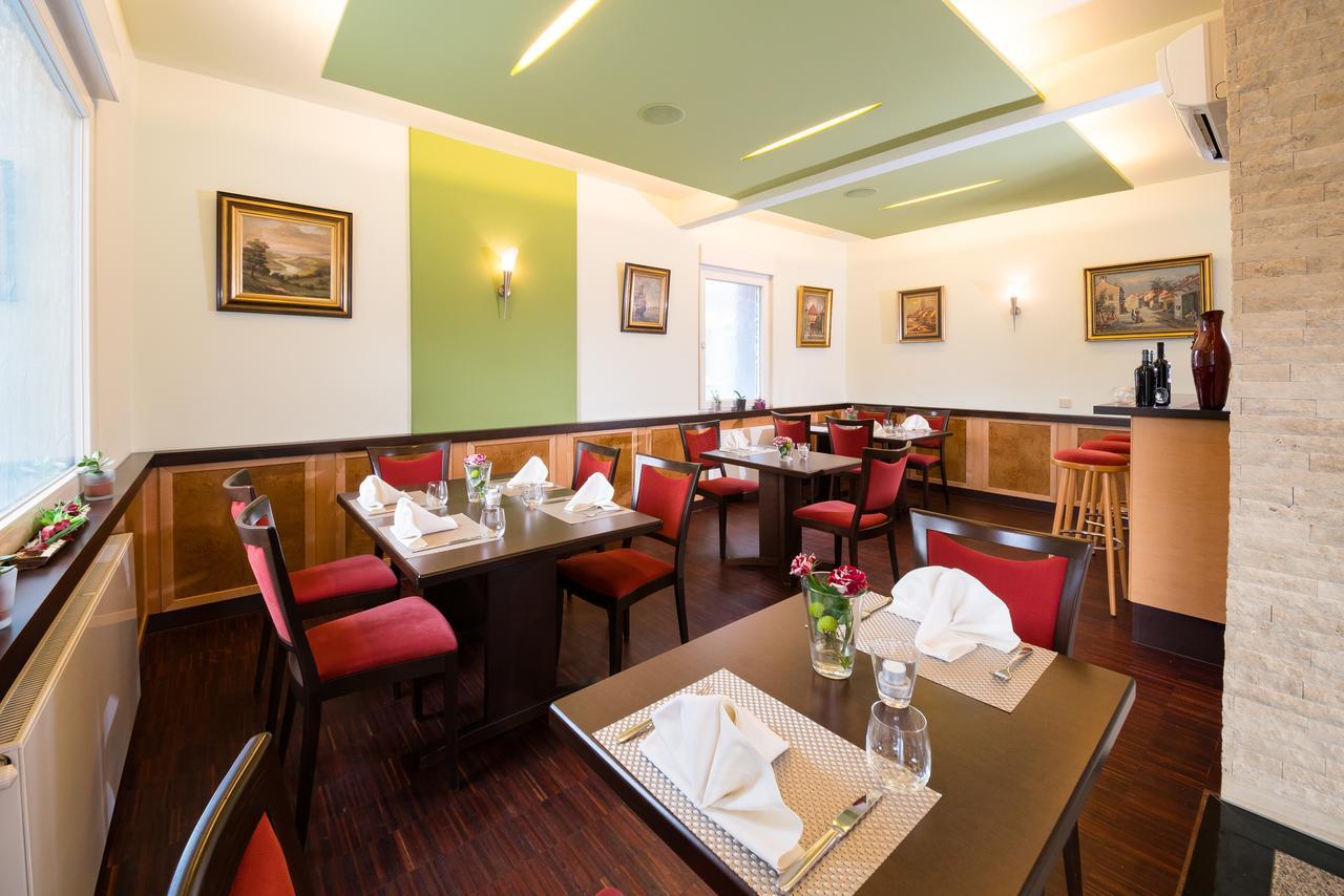 Hotel Restaurant Vater Rhein 뵈르트 암 라인 외부 사진